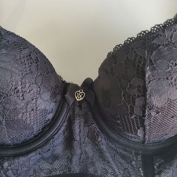 Victoria’s Secret Bra 32B Black Lace Lined Demi Padded Push-up Underwire - Picture 2 of 6